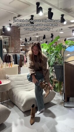We will be right there! 😜⁣
⁣
#gossipfashionstore #fallfas...