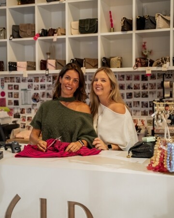 Weekends are for shopping! 🥰 De winkels hangen weer bom vol m...