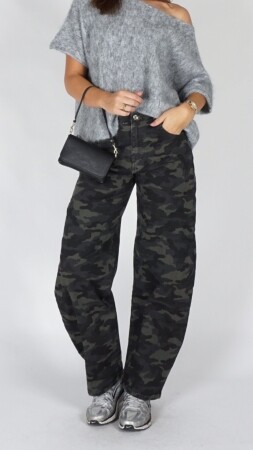 Our bestselling CAMO jeans is taking over ❤️‍🔥 Dé prin...