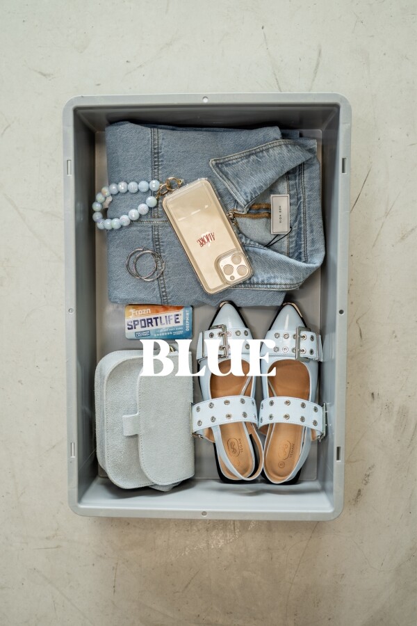 flatlay blue