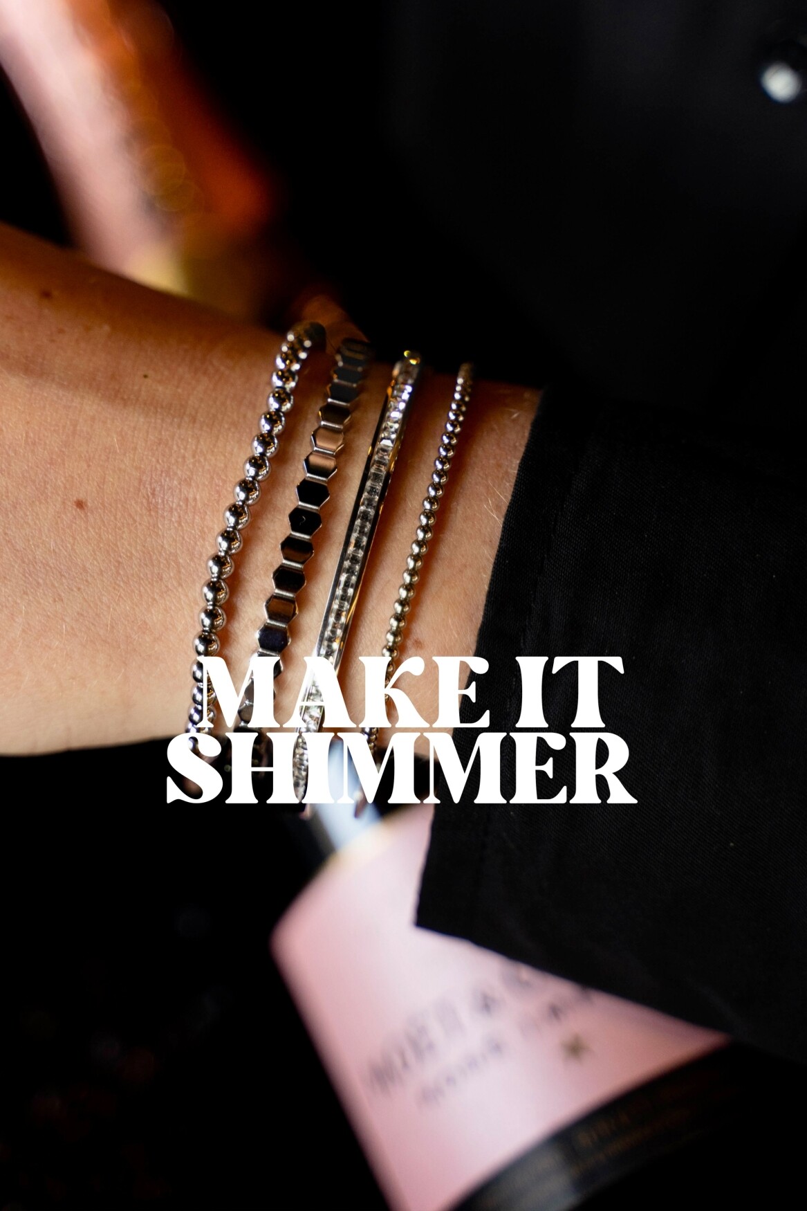 #SHOP THE LOOK 908 %lookbooks.TITEL%