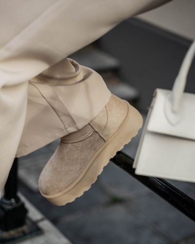 FLUFFY BOOTS BEIGE