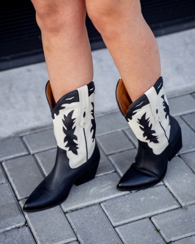 Gossip 8.13.23.319.01 WESTERN BOOTS SWIRL