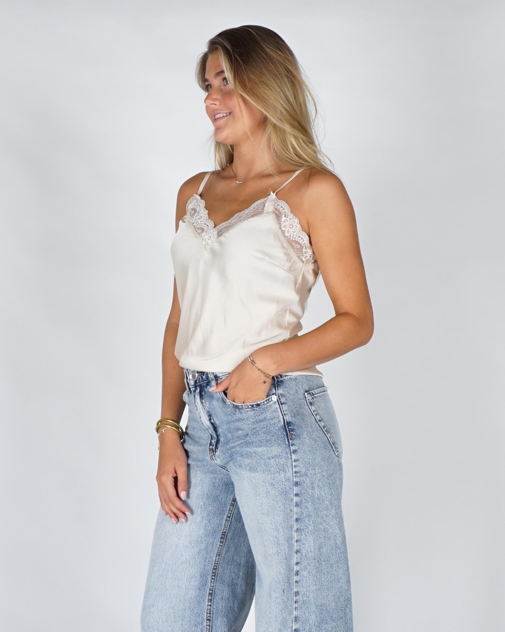 TOP MET KANT LOU BEIGE