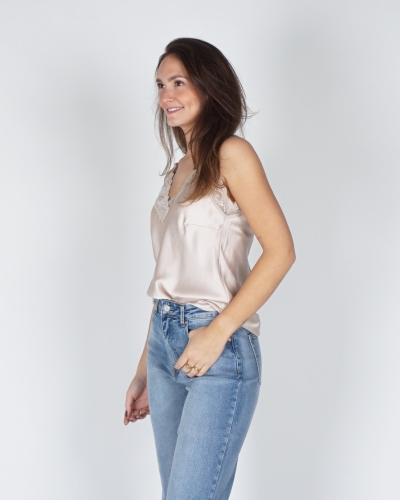 Gossip TOP MET KANT LOU TOP MET KANT LOU