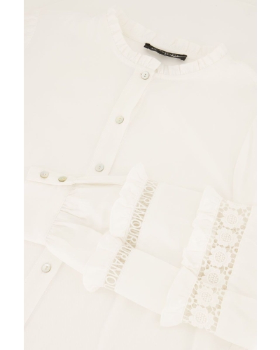 Witte blouse met kanten details
