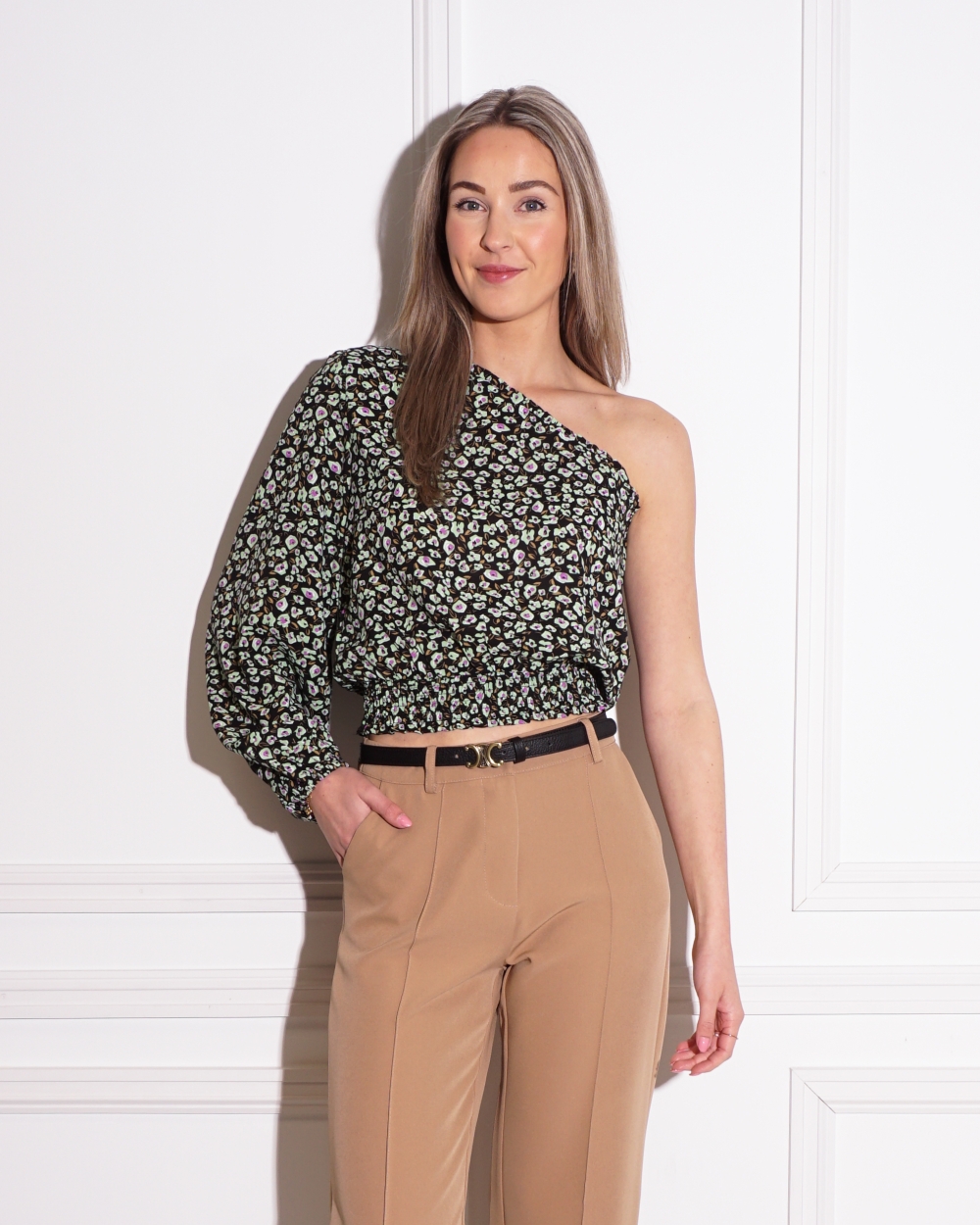 ONE SHOULDER TOP GROEN