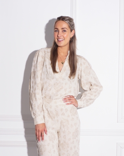 BEIGE BLOUSE MET BLOEMENPRINT