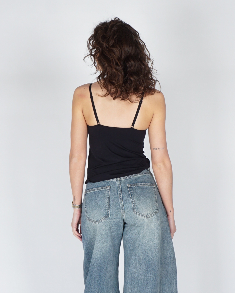 INVISIBLE TOP ZWART