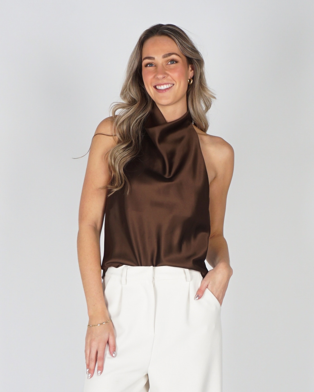SATIJNEN HALTER TOP BRUIN