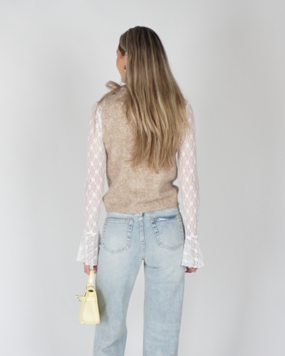 GEBREIDE TOP MET STRIK BEIGE