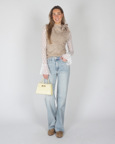 GEBREIDE TOP MET STRIK BEIGE