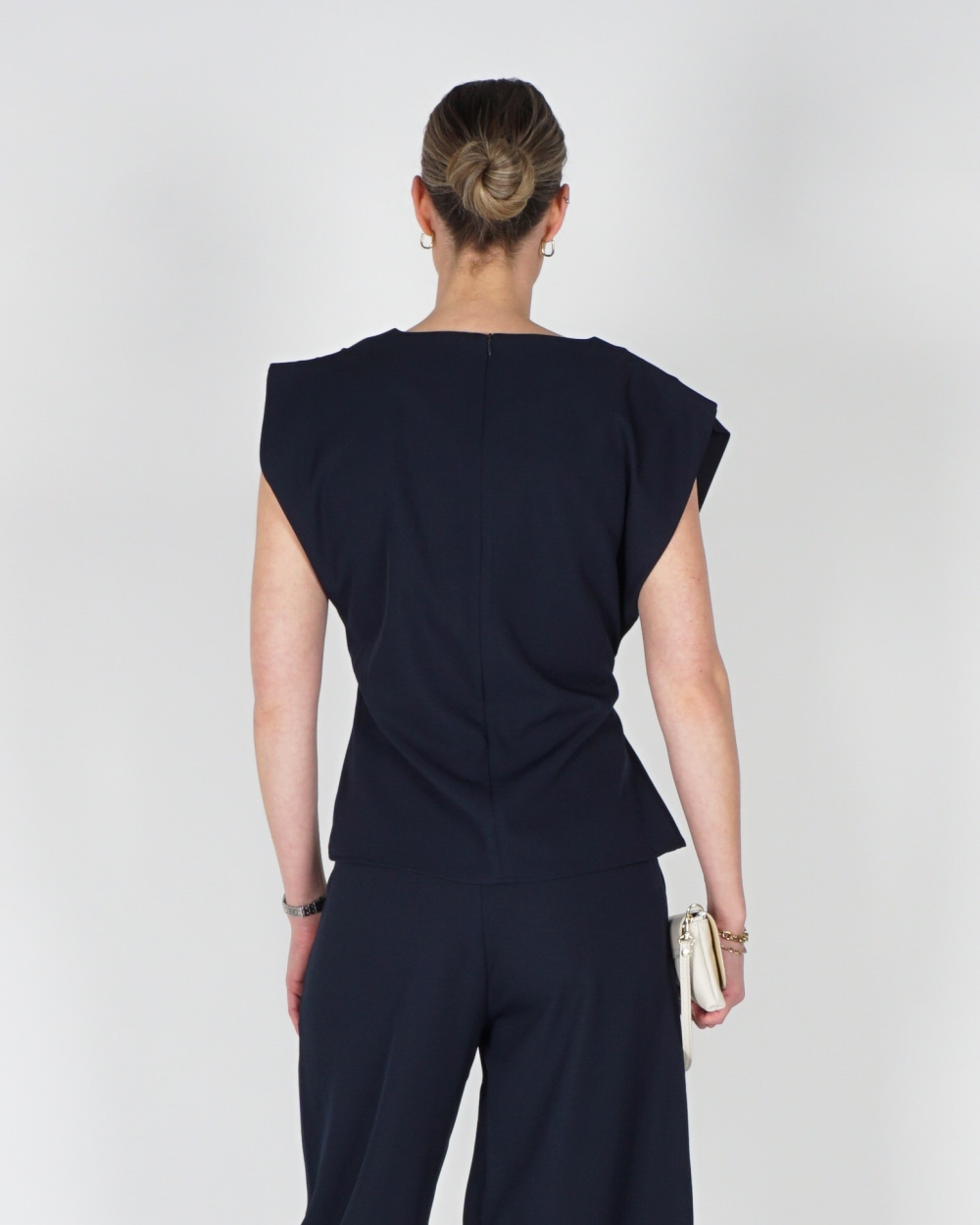 TOP MET KNOOP BRITT DONKERBLAUW