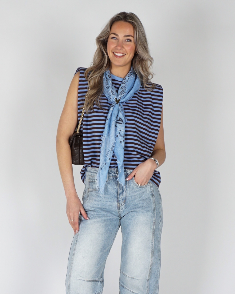  GESTREEPTE TOP SCHOUDERVULLING BLAUW/BRUIN