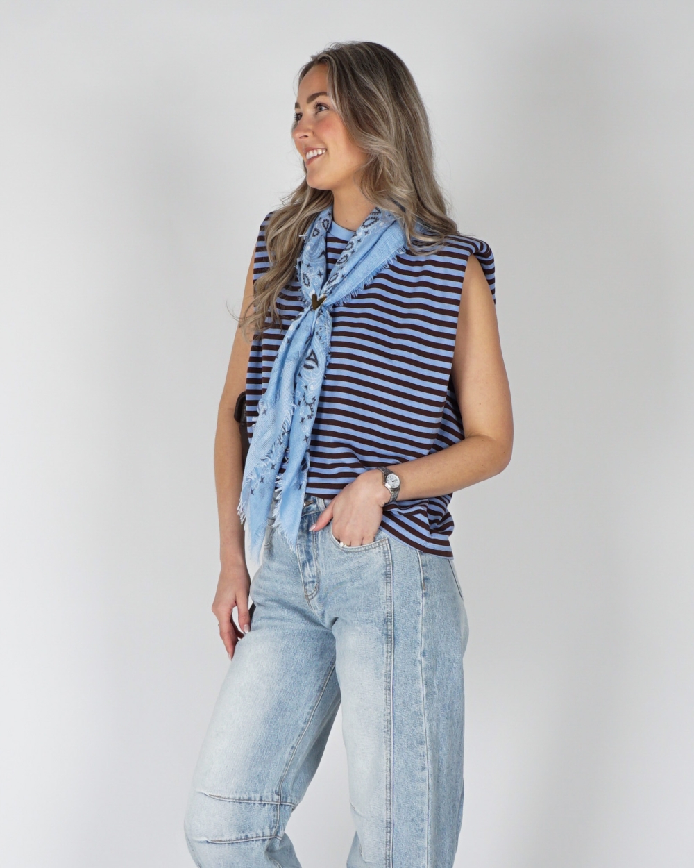  GESTREEPTE TOP SCHOUDERVULLING BLAUW/BRUIN
