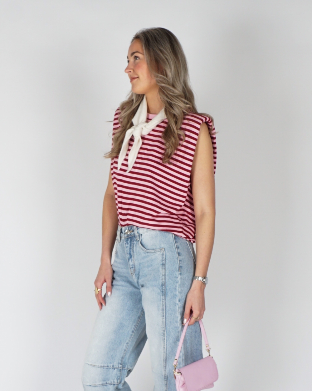 GESTREEPTE TOP SCHOUDERVULLING BORDEAUX/ROZE