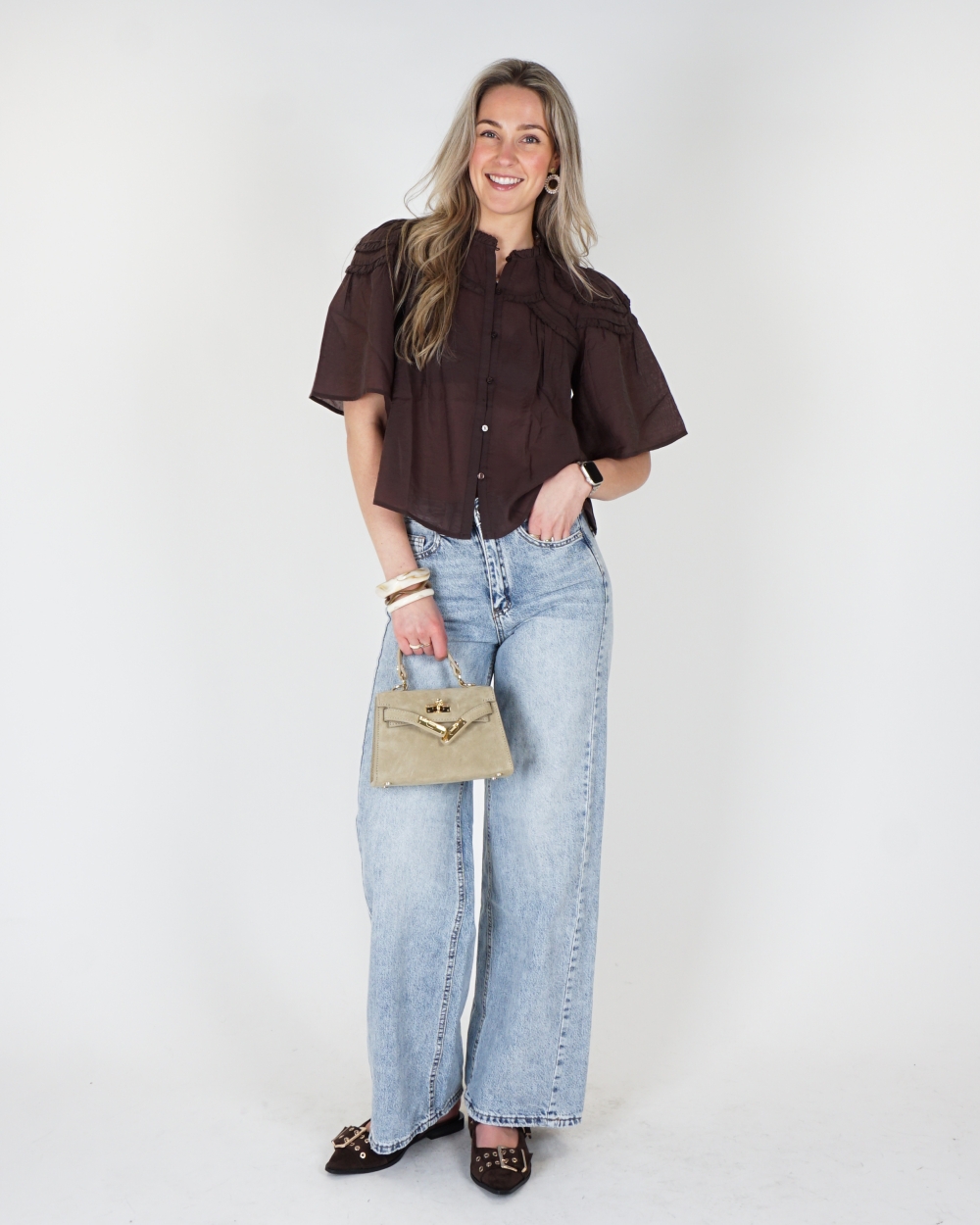 BLOUSE MET RUFFELS BRUIN