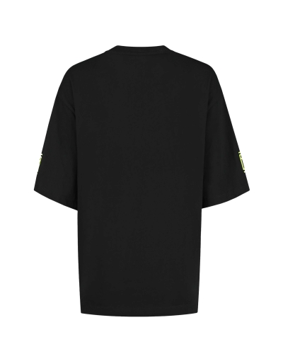 ONE T-SHIRT
