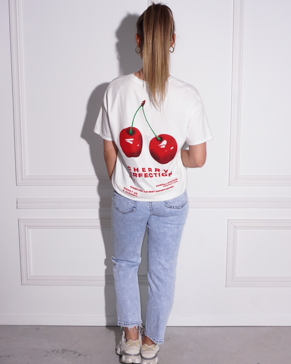 T-SHIRT CHERRY WIT