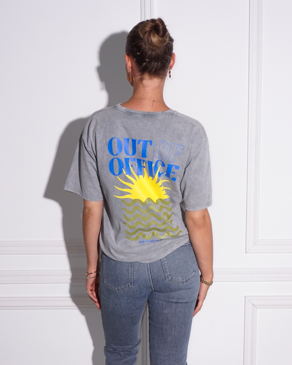T-SHIRT OUT OF OFFICE GRIJS