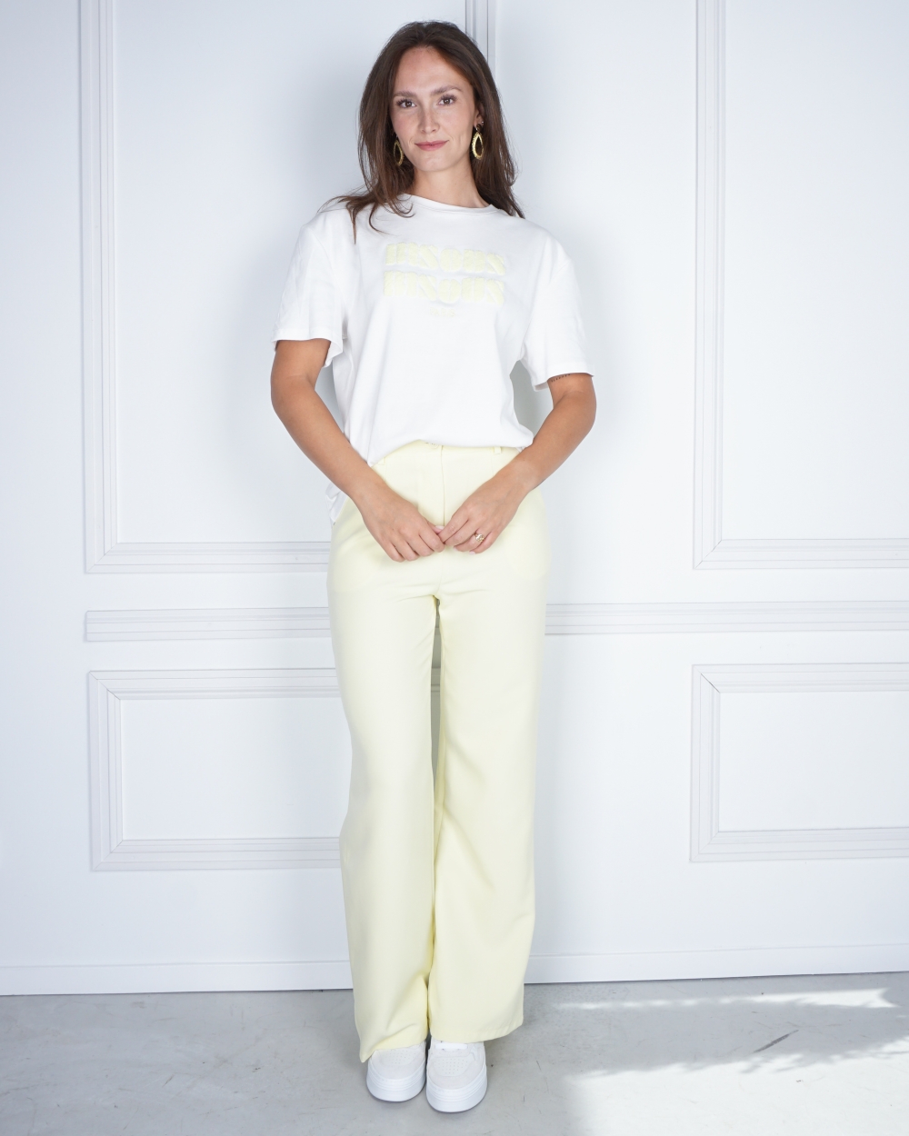 T-SHIRT BISOUS WIT/GEEL