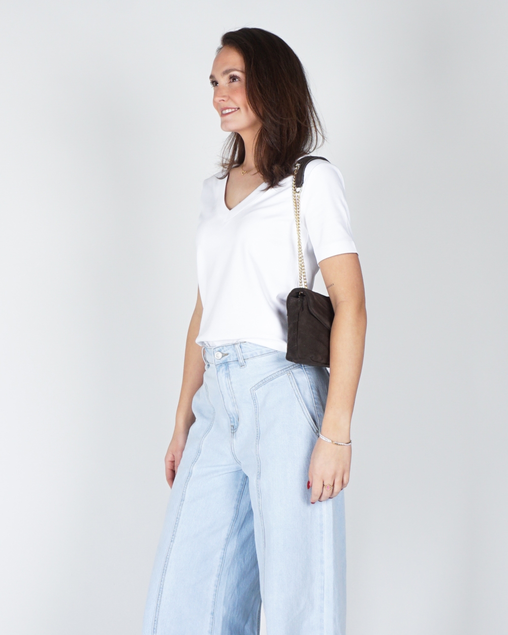 BASIC T-SHIRT MET V-HALS WIT