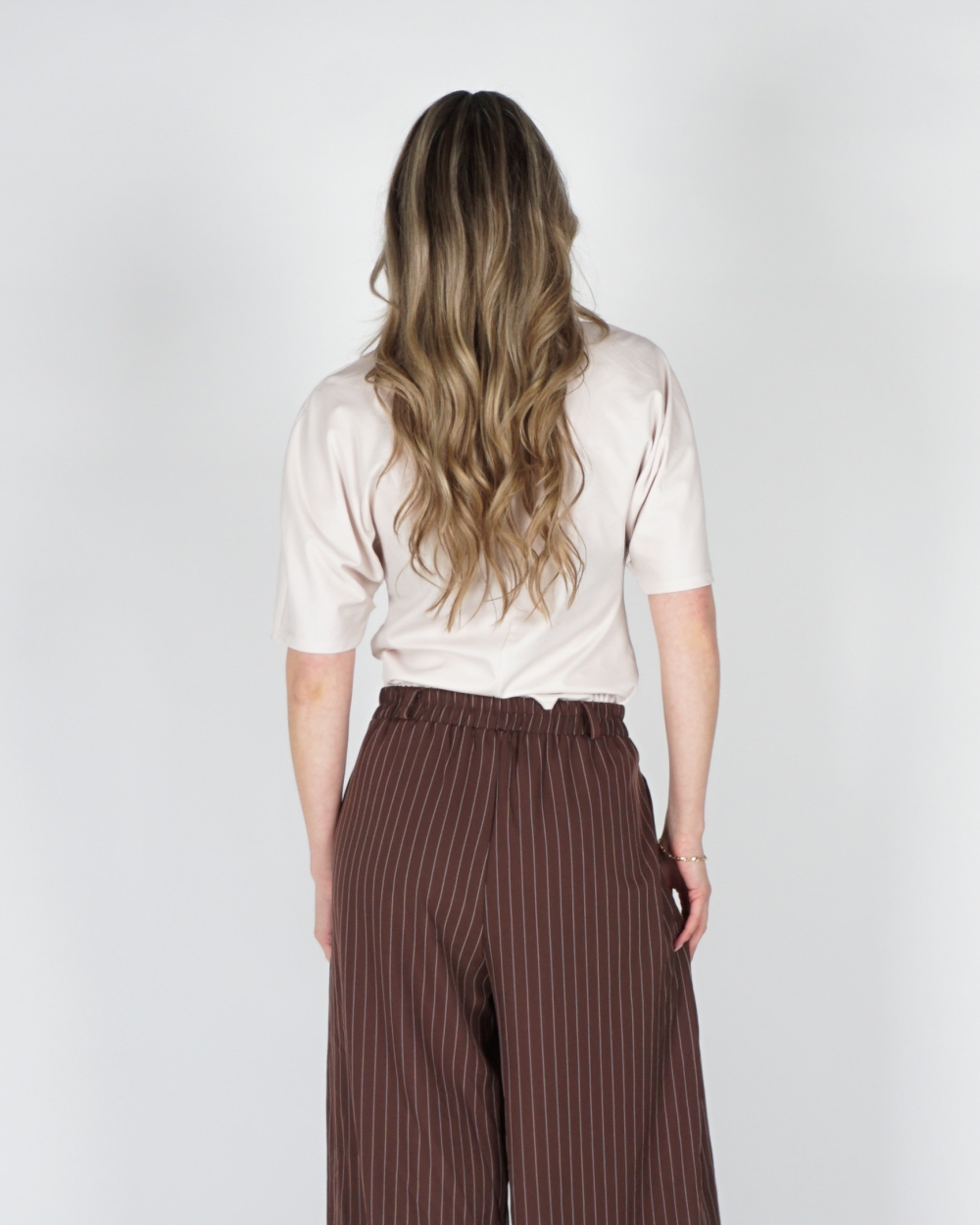 GETAILLEERD T-SHIRT BEIGE