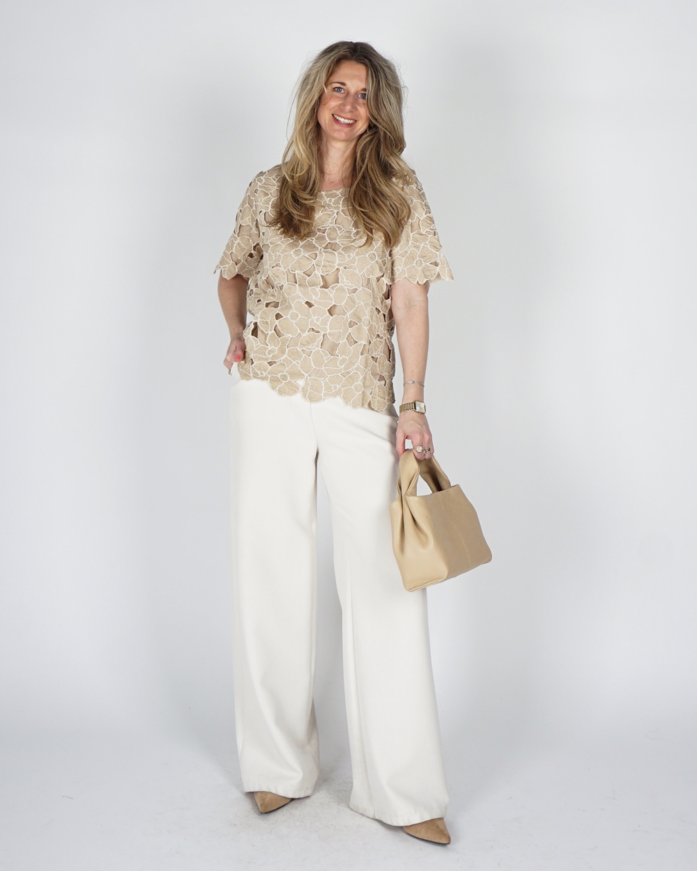 TOP MET BLOEMEN OCTAVIA BEIGE