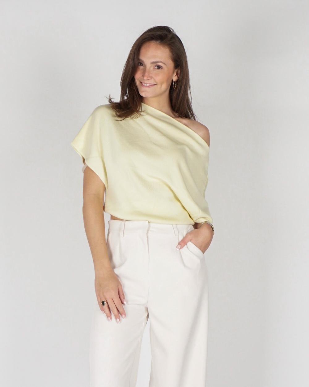 ONESHOULDER TOP TRIJNTJE LICHTGEEL