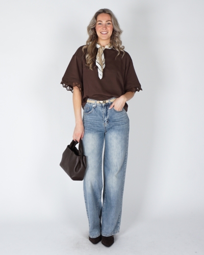 BOXY T-SHIRT MET KANTEN MOUWEN BRUIN