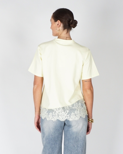 T-SHIRT MET KANT LICHT GEEL