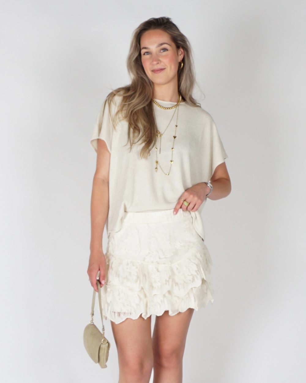 BEIGE OVERSIZED BASIC TOP MET KORTE MOUWEN ECRU