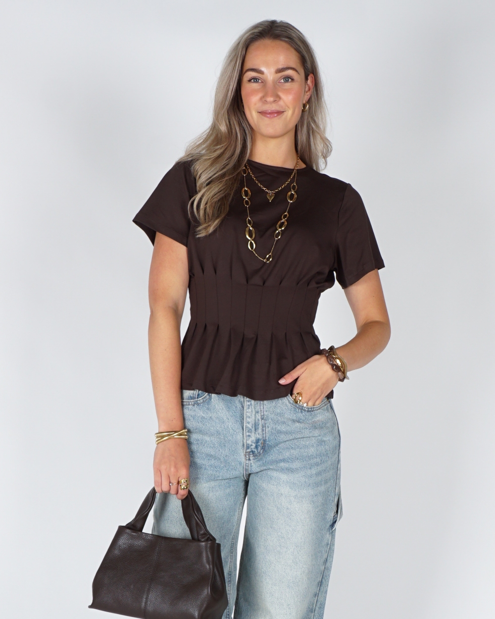PLEATED T-SHIRT ORIA DONKER BRUIN