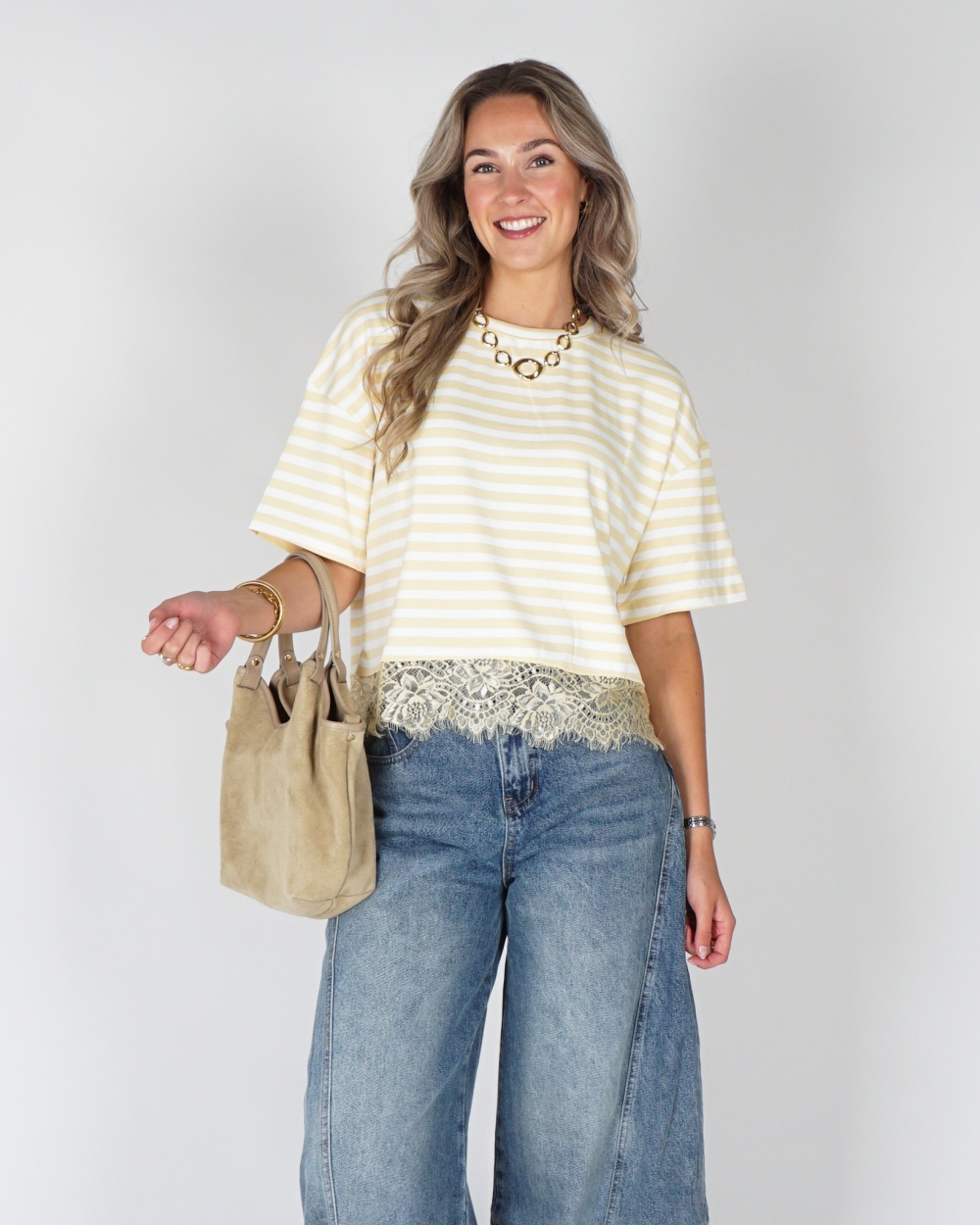 GESTREEPT T-SHIRT MET KANT GEEL