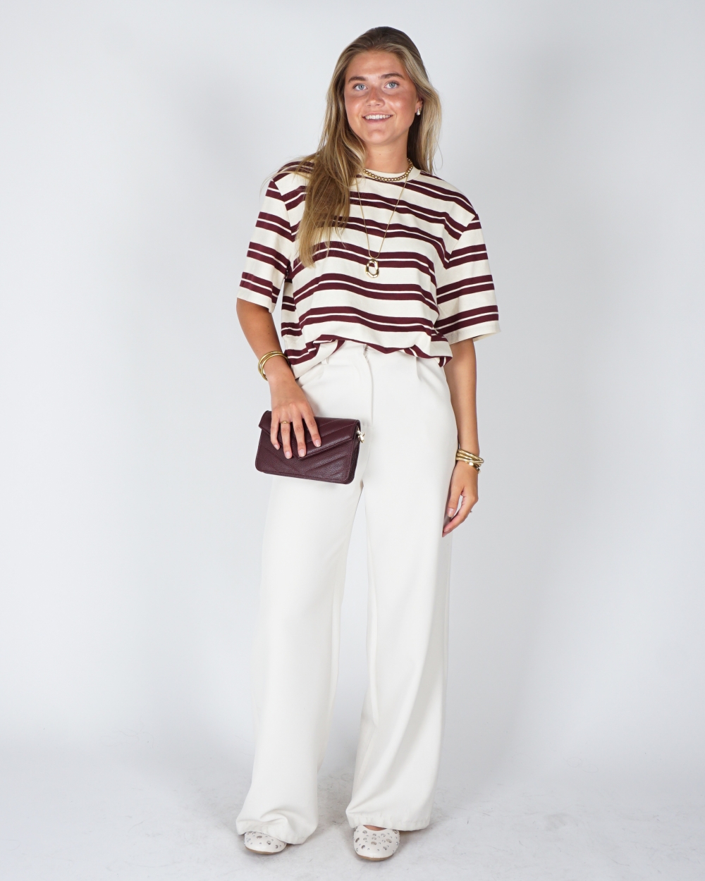 OVERSIZED GESTREEPT T-SHIRT ECRU/BORDEAUX
