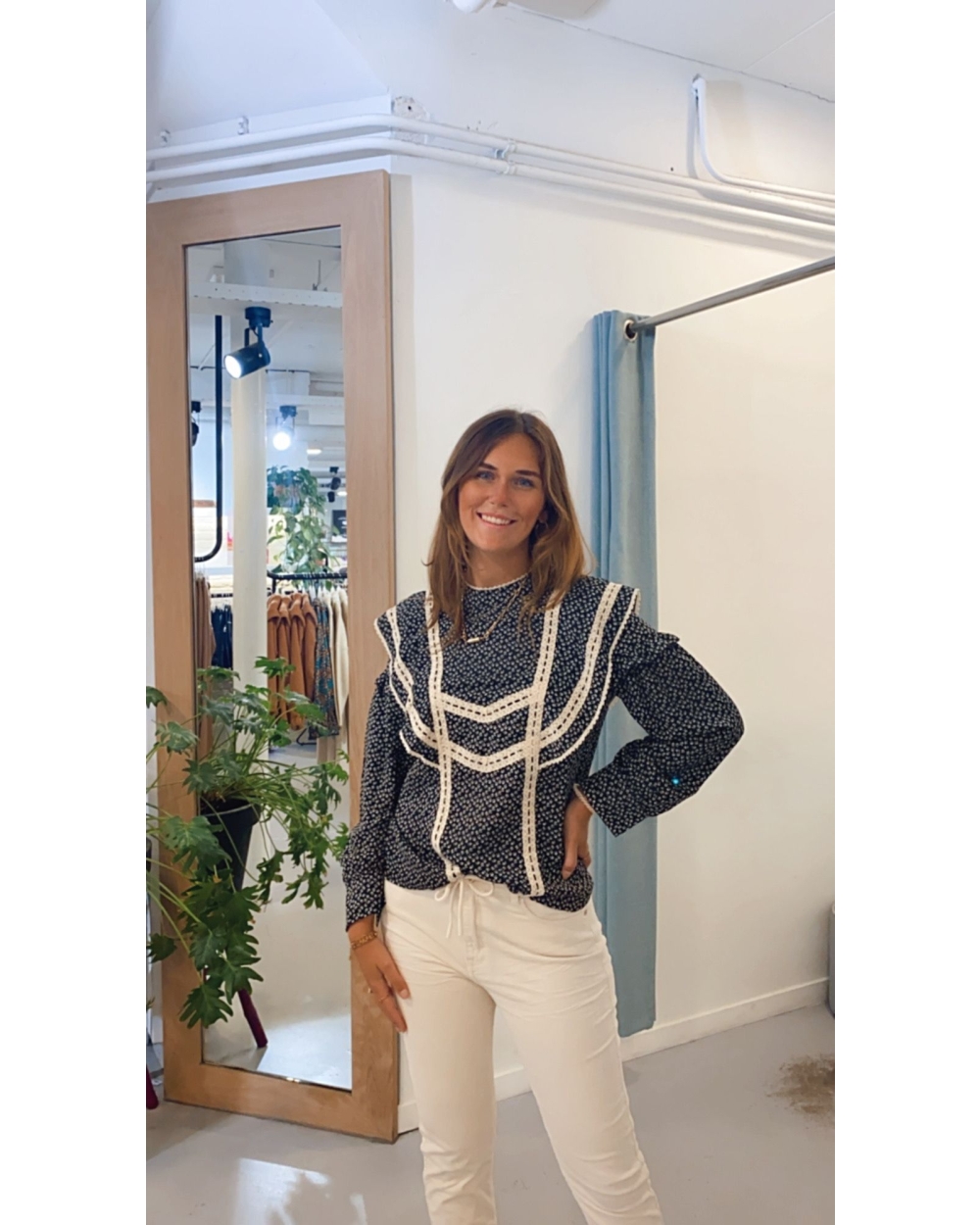 BLOUSE LILLY ZWART