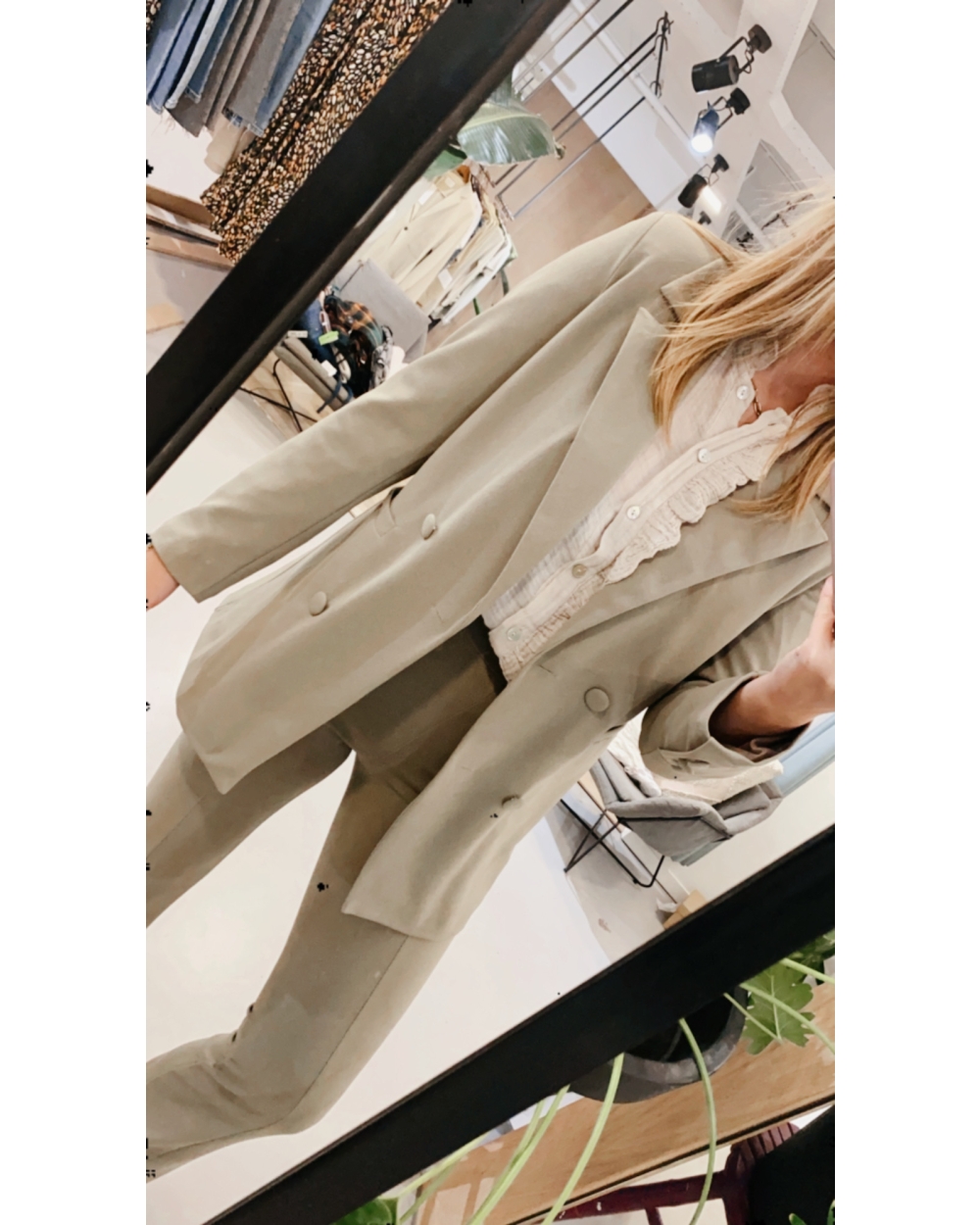 ROOS BLOUSE BEIGE