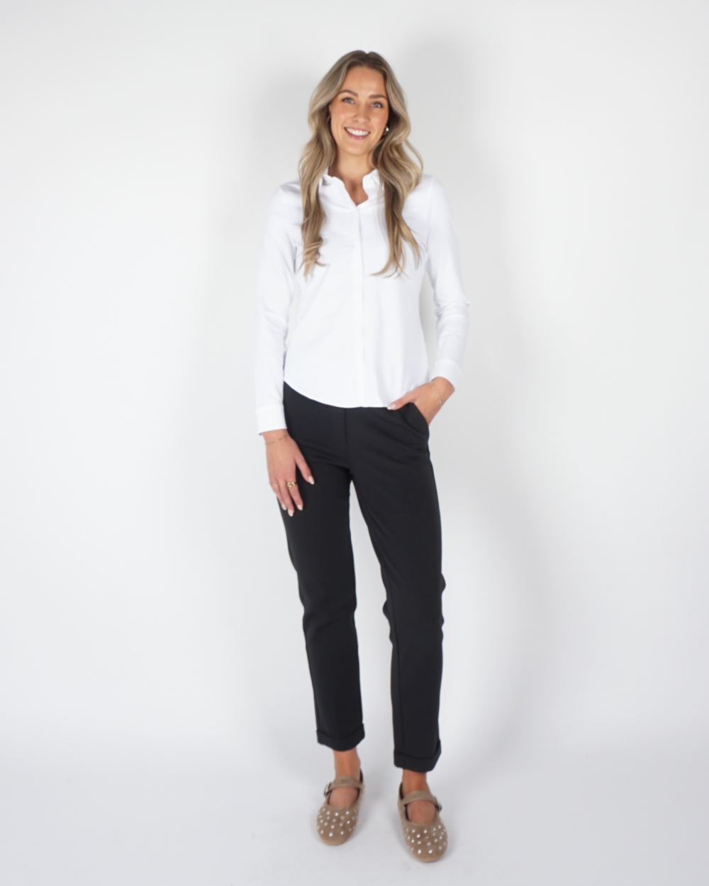 BASIC GETAILLEERDE BLOUSE WIT