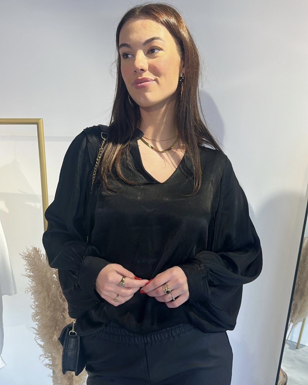 BLOUSE DAE SATIN ZWART