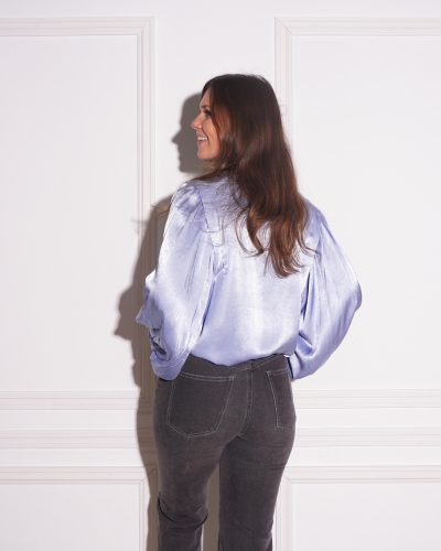 BLOUSE DAE SATIJN LICHTBLAUW