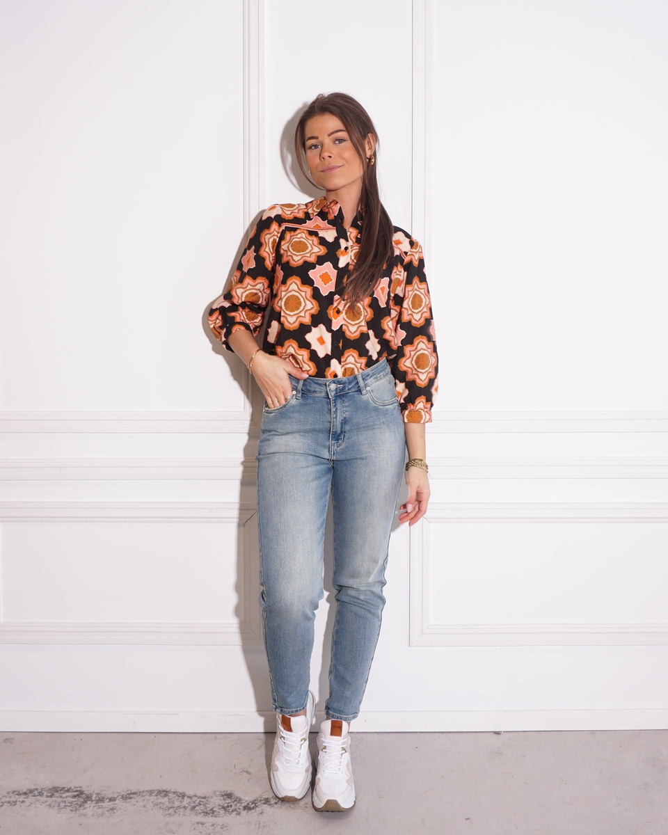 BLOUSE MET VINTAGE PRINT ZWART