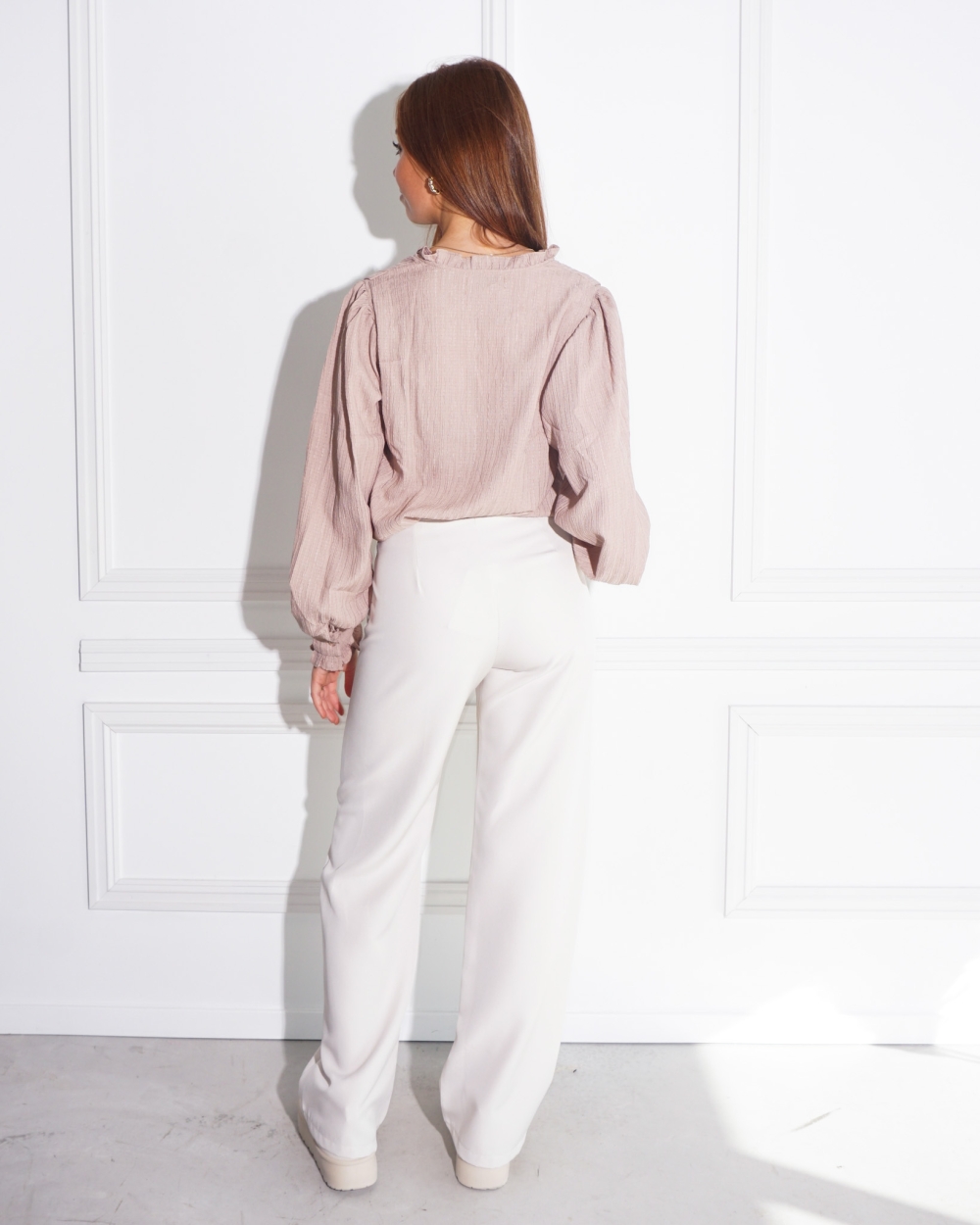 V-HALS BLOUSE BEIGE