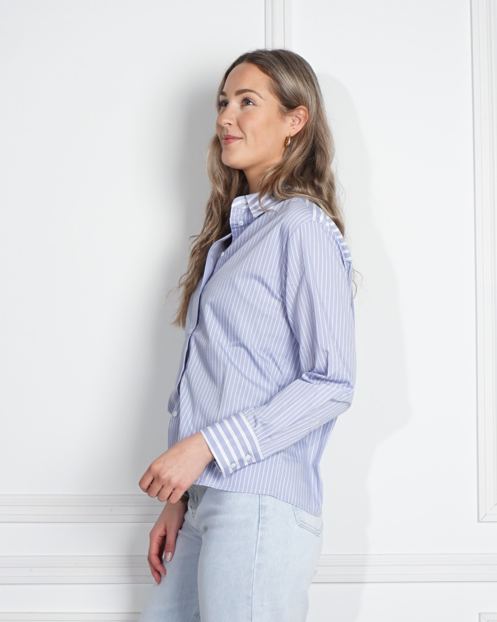 GESTREEPTE OVERSIZED BLOUSE BLAUW