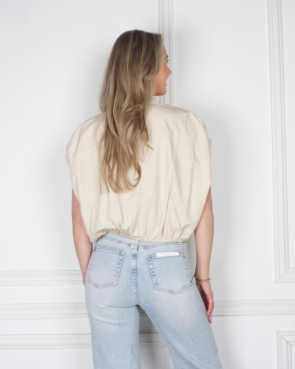 MOUWLOZE BLOUSE MET ELASTISCHE TAILLE BEIGE