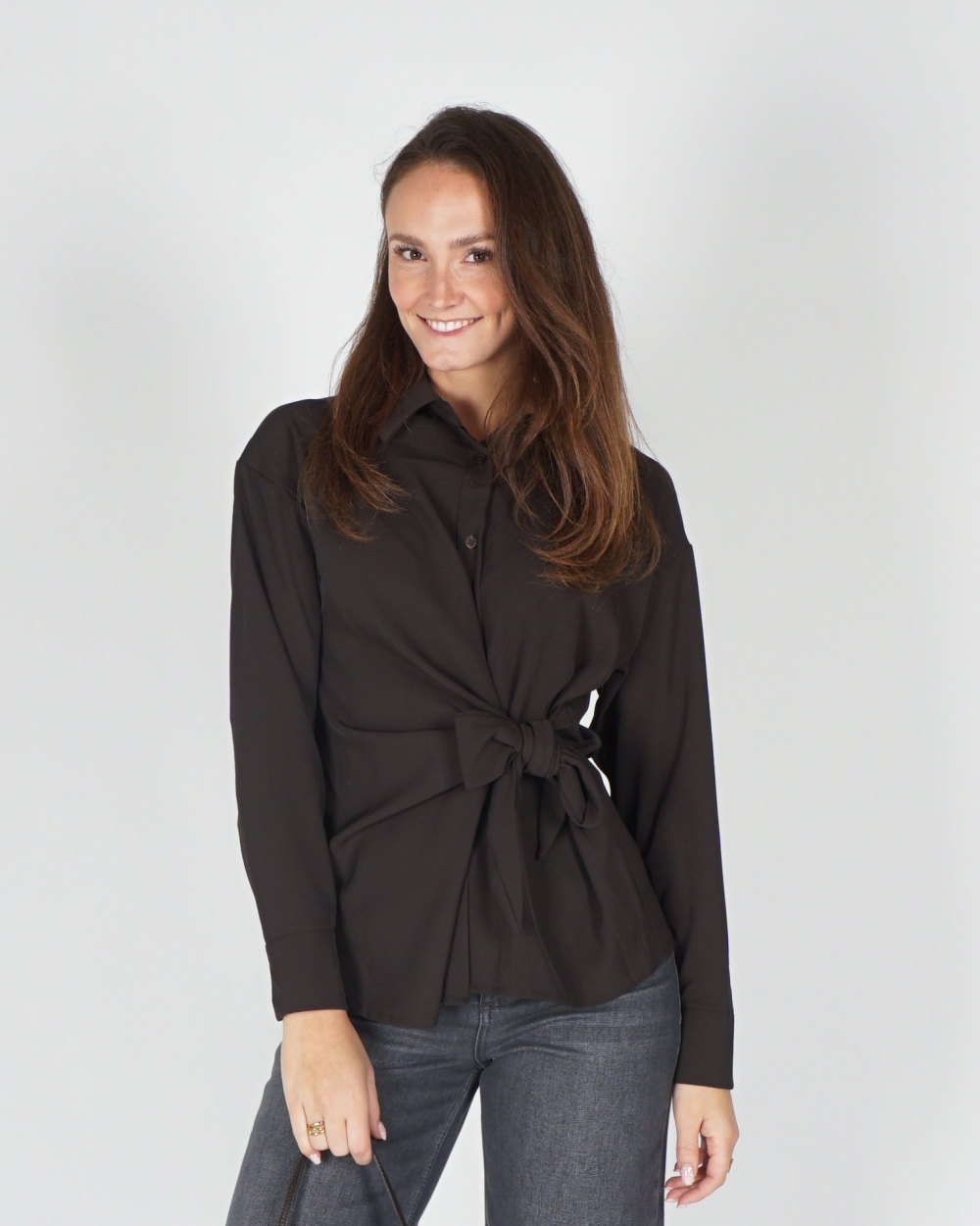 BLOUSE MET KNOOP BRUIN