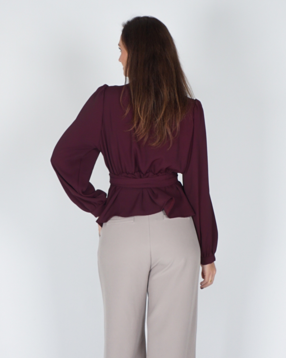 WIKKELBLOUSE MET KNOOP BORDEAUX