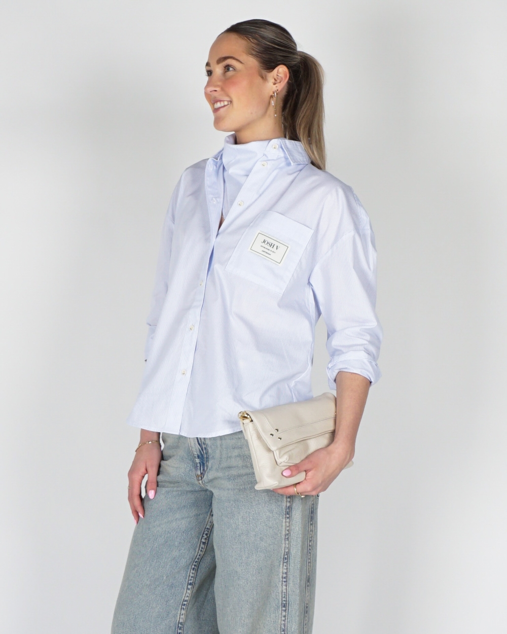 GESTREEPTE BLOUSE NEVEAH MET SJAALTJE BLAUW/WIT