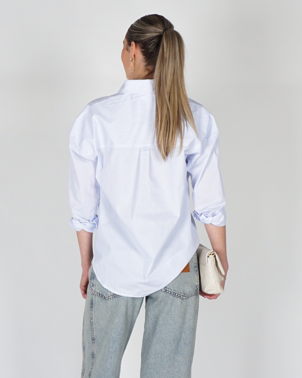 GESTREEPTE BLOUSE NEVEAH MET SJAALTJE BLAUW/WIT
