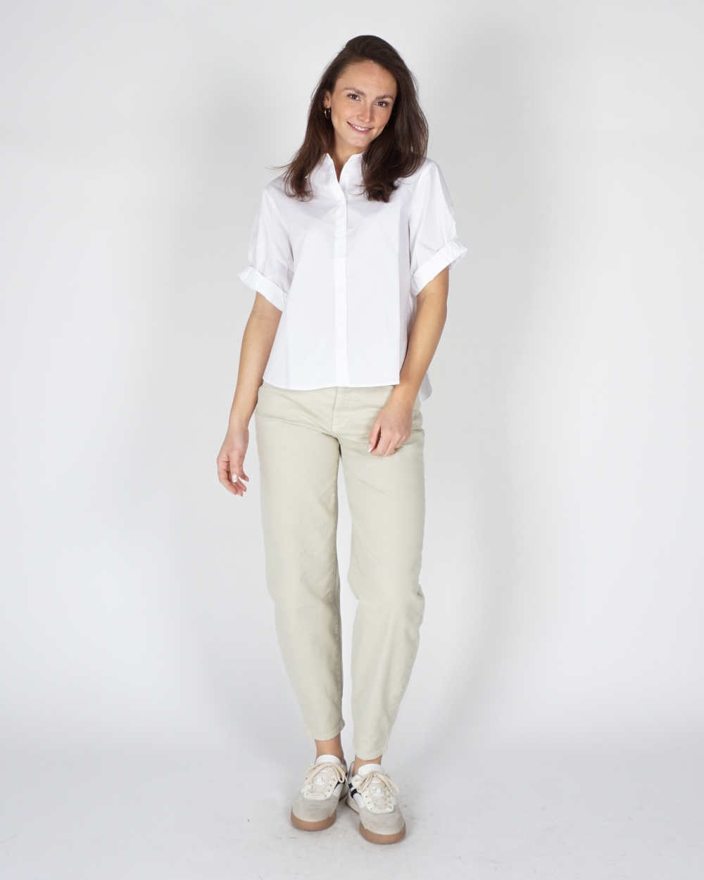 BLOUSE MET OMGESLAGEN MOUWEN WIT
