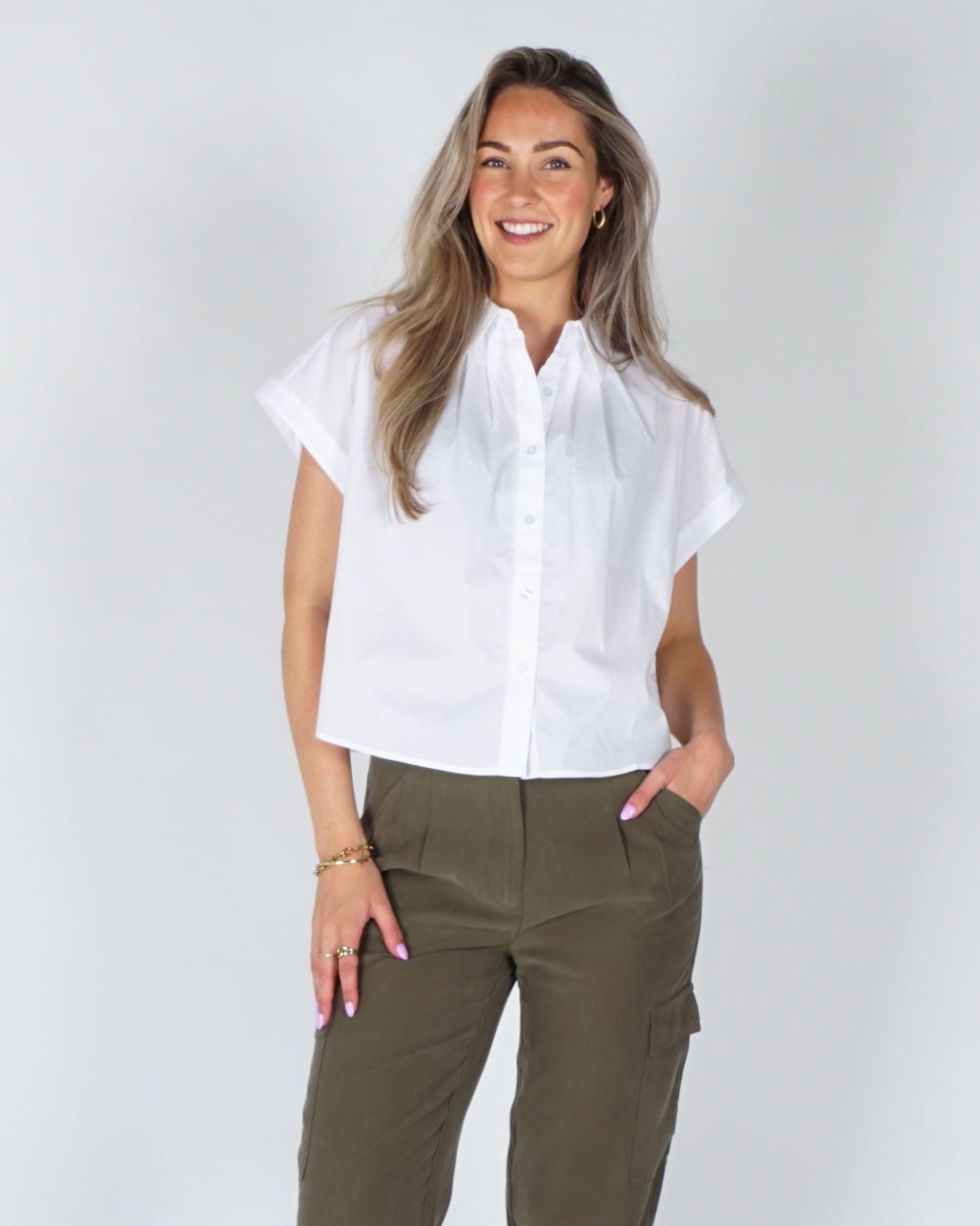 MOUWLOZE BLOUSE MET KNOOPDETAIL WIT